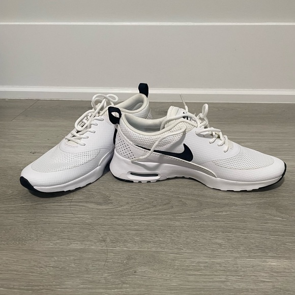 SOLD - Nike Women’s White Trainers - Picture 2 of 5